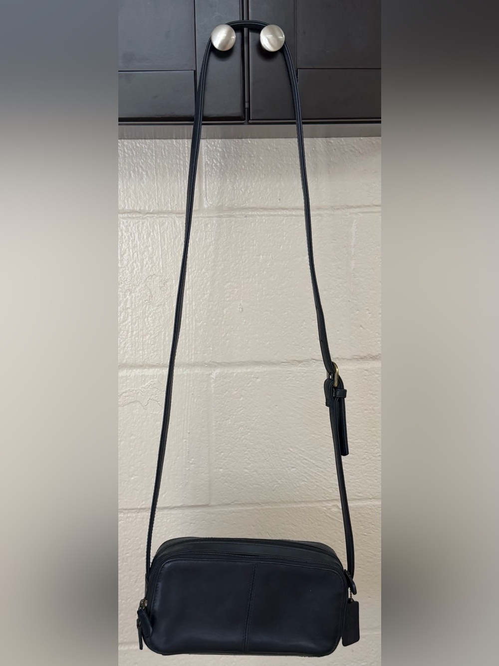Worthington Navy Leather Crossbody Bag - Multiple Compartments - Approx 10”x5”